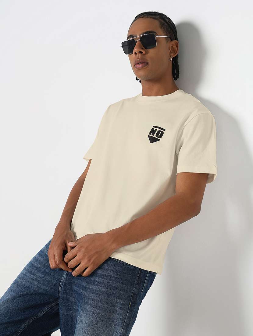 men placement printed short sleeves t-shirt - 21908885 -  Standard Image - 5