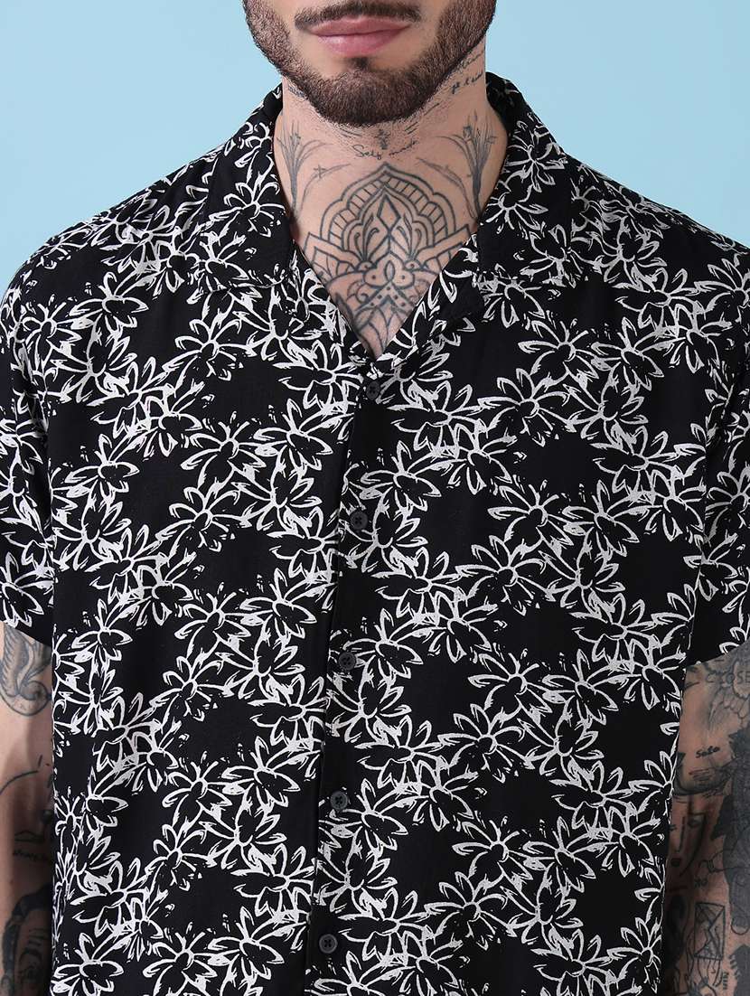 men cuban collar shorts & shirt co ords set - 21908916 - Standard Image - 5