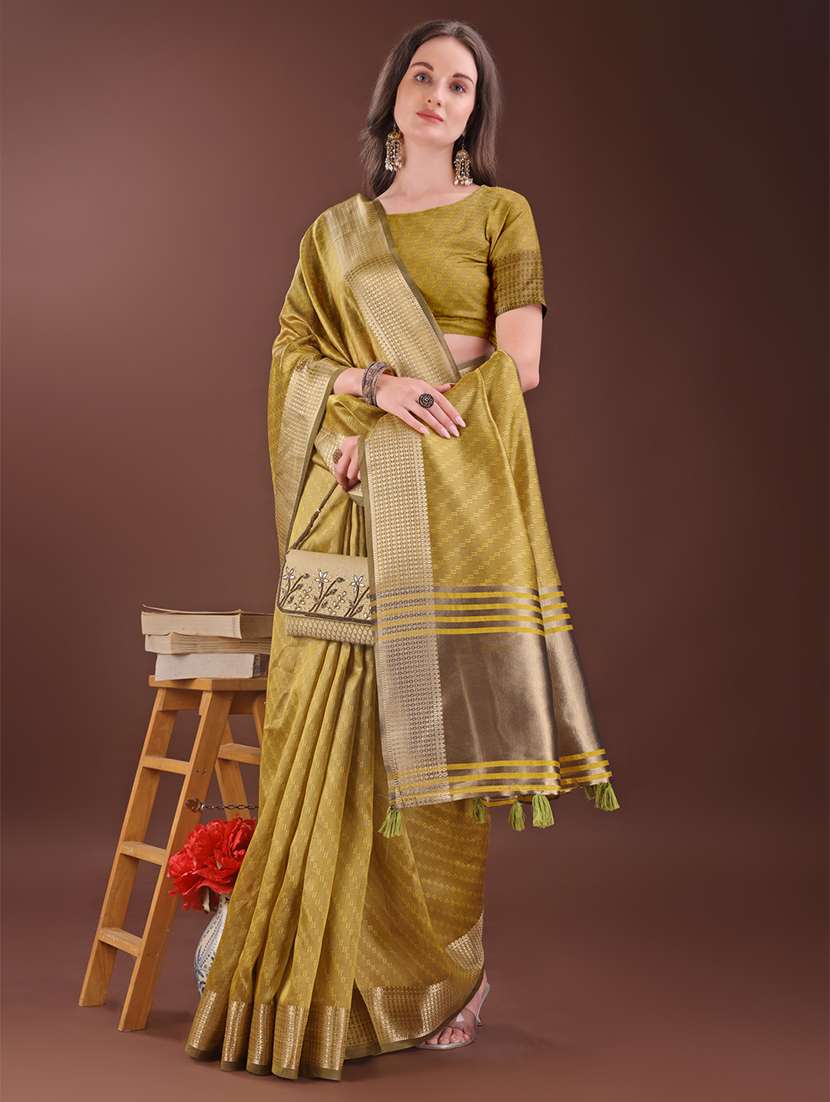 women self design bordered saree with blouse - 21909376 -  Standard Image - 3