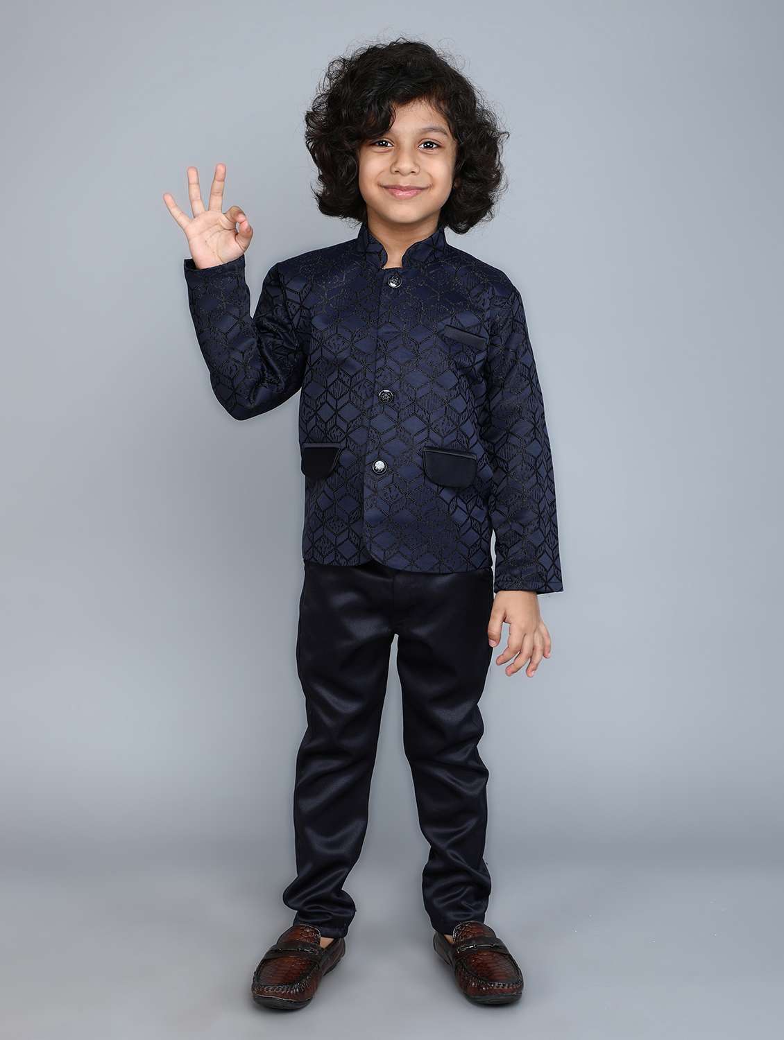 boys self design long sleeve 2 peice suit set