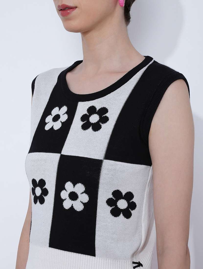 women color blocked sleeveless crop  top - 21909795 -  Standard Image - 3
