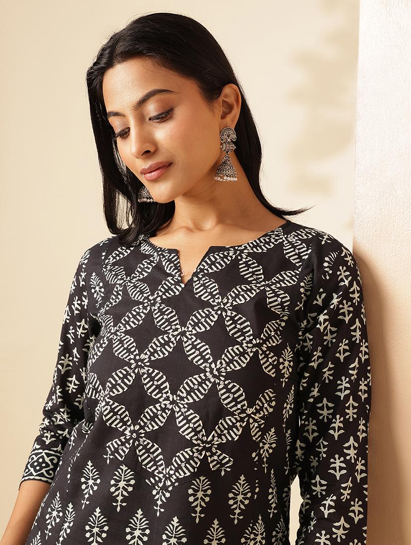women three quarter sleeve kurta palazzo set - 21909925 - Standard Image - 5