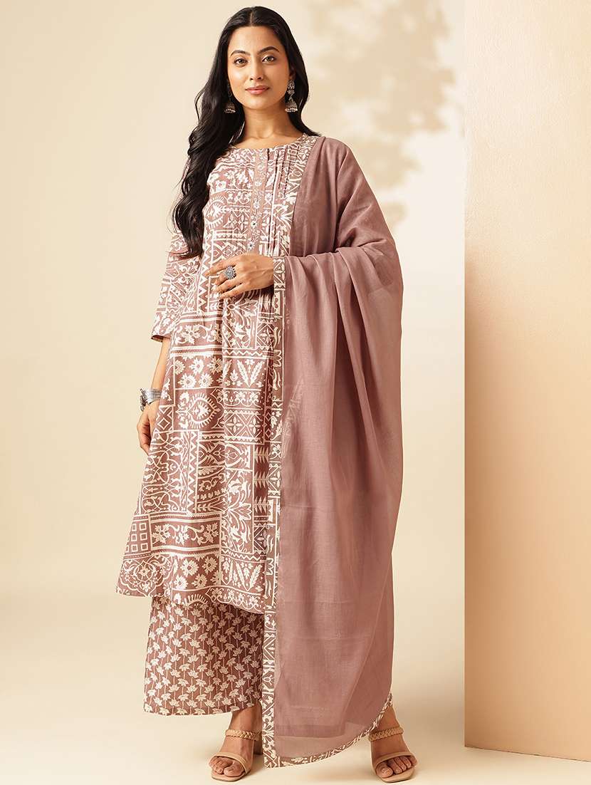 women three quarter sleeve kurta palazzo with dupatta set - 21909931 -  Zoom Image - 0
