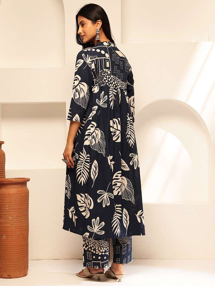 women three quarter sleeve kurta palazzo with dupatta set - 21909935 -  Standard Image - 3