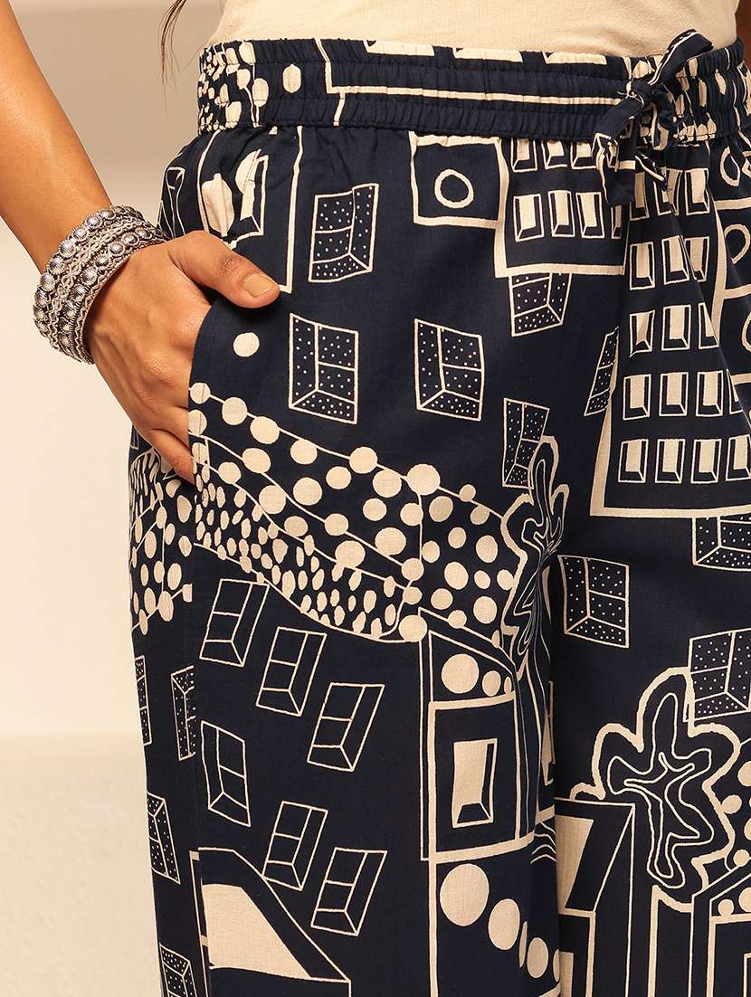 women three quarter sleeve kurta palazzo with dupatta set - 21909935 -  Standard Image - 5