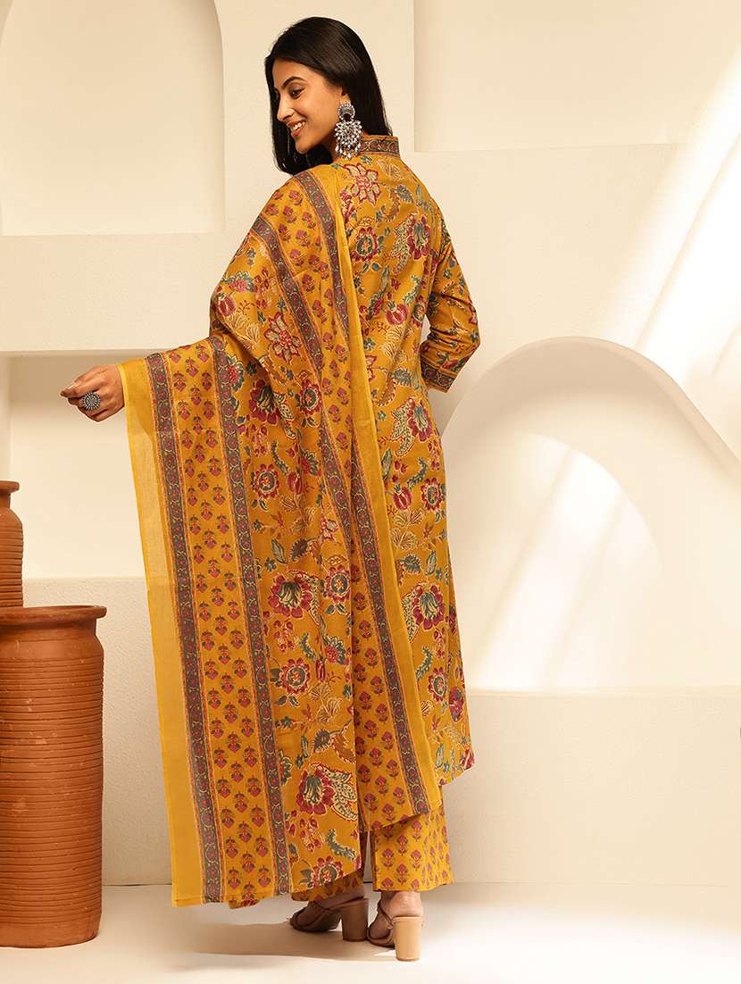 women three quarter sleeve kurta palazzo with dupatta set - 21909948 -  Standard Image - 3