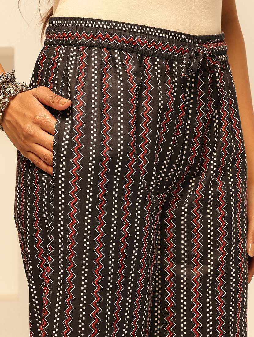 women three quarter sleeve kurta palazzo with dupatta set - 21909949 -  Standard Image - 5