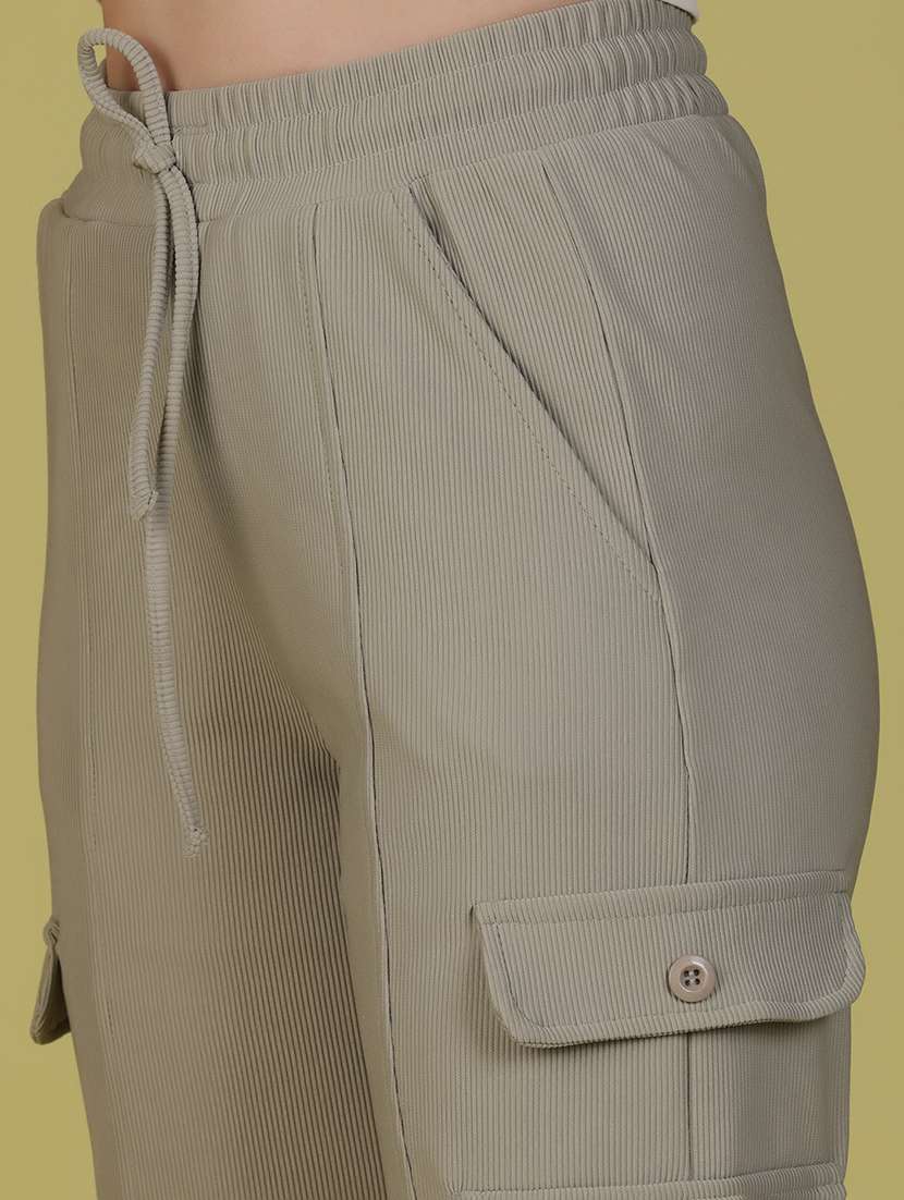 women solid mid rise regular fit cargo - 21910313 -  Standard Image - 5