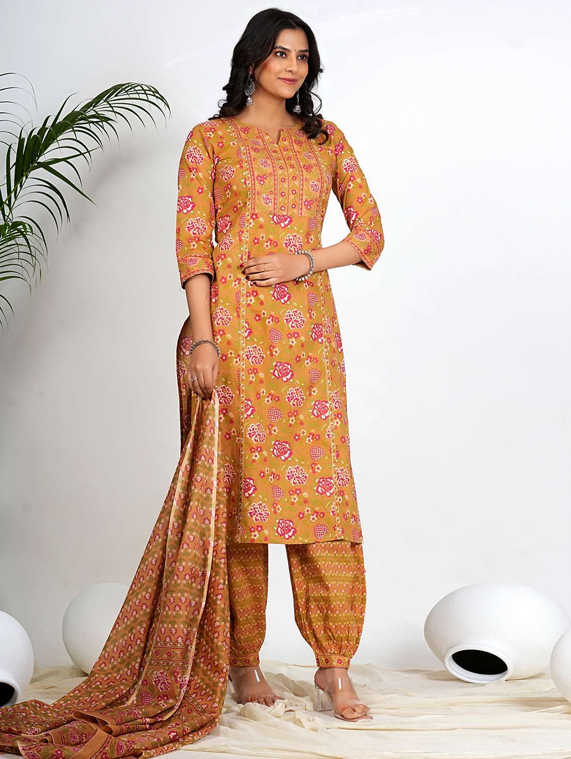 women three quarter sleeve kurta salwar with dupatta set - 21910373 -  Standard Image - 3