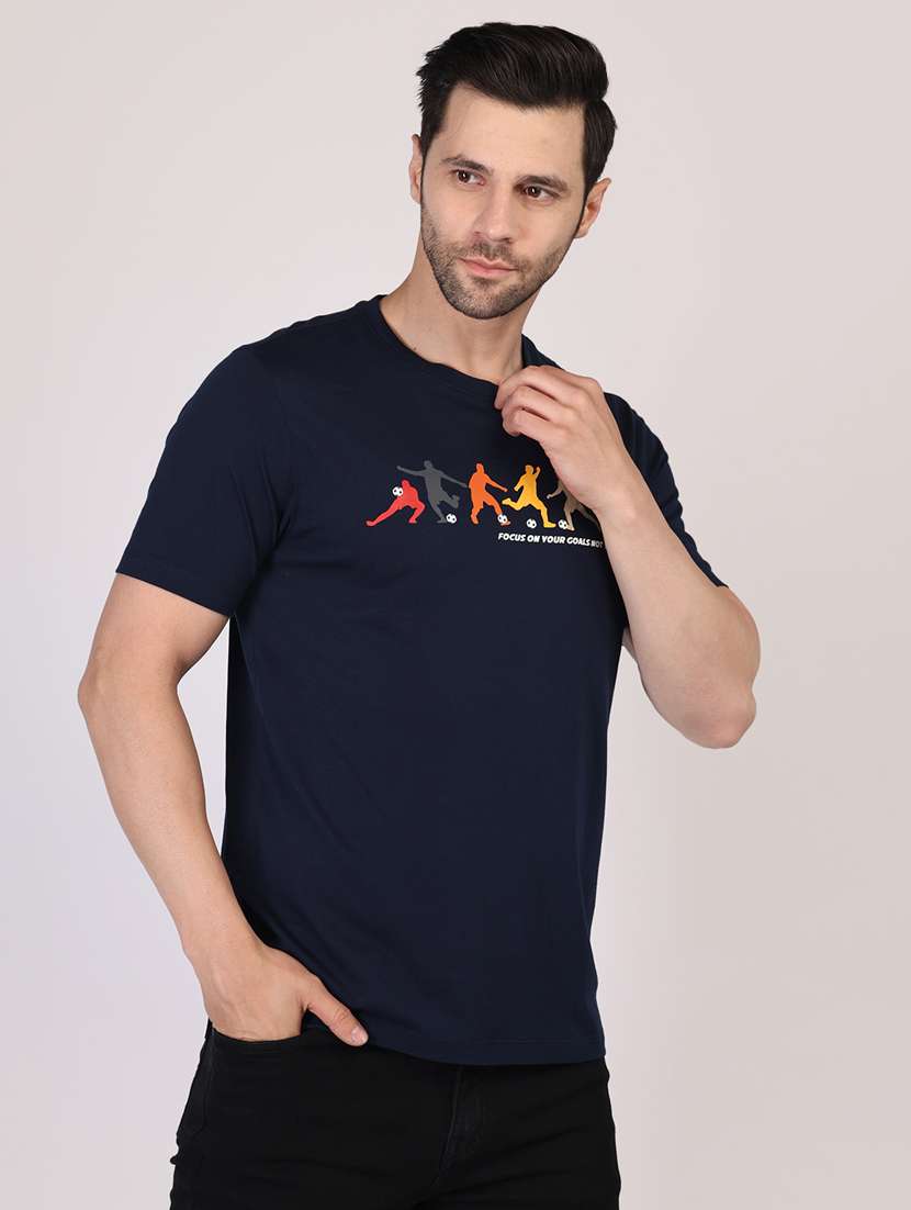 men chest print round neck regular fit t-shirt