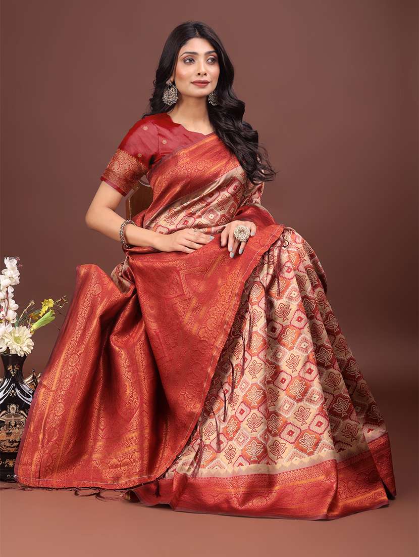 women self design bordered saree with blouse - 21911533 -  Standard Image - 3