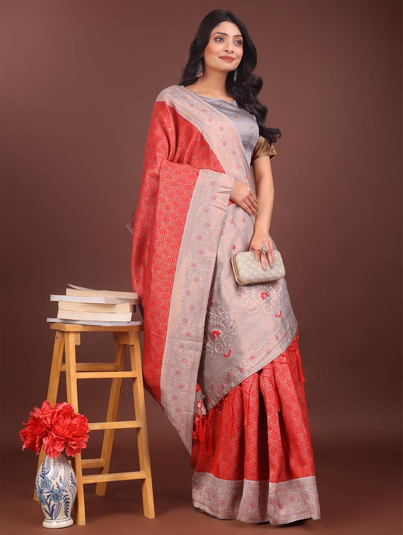 women self design bordered saree with blouse - 21911581 - Standard Image - 3