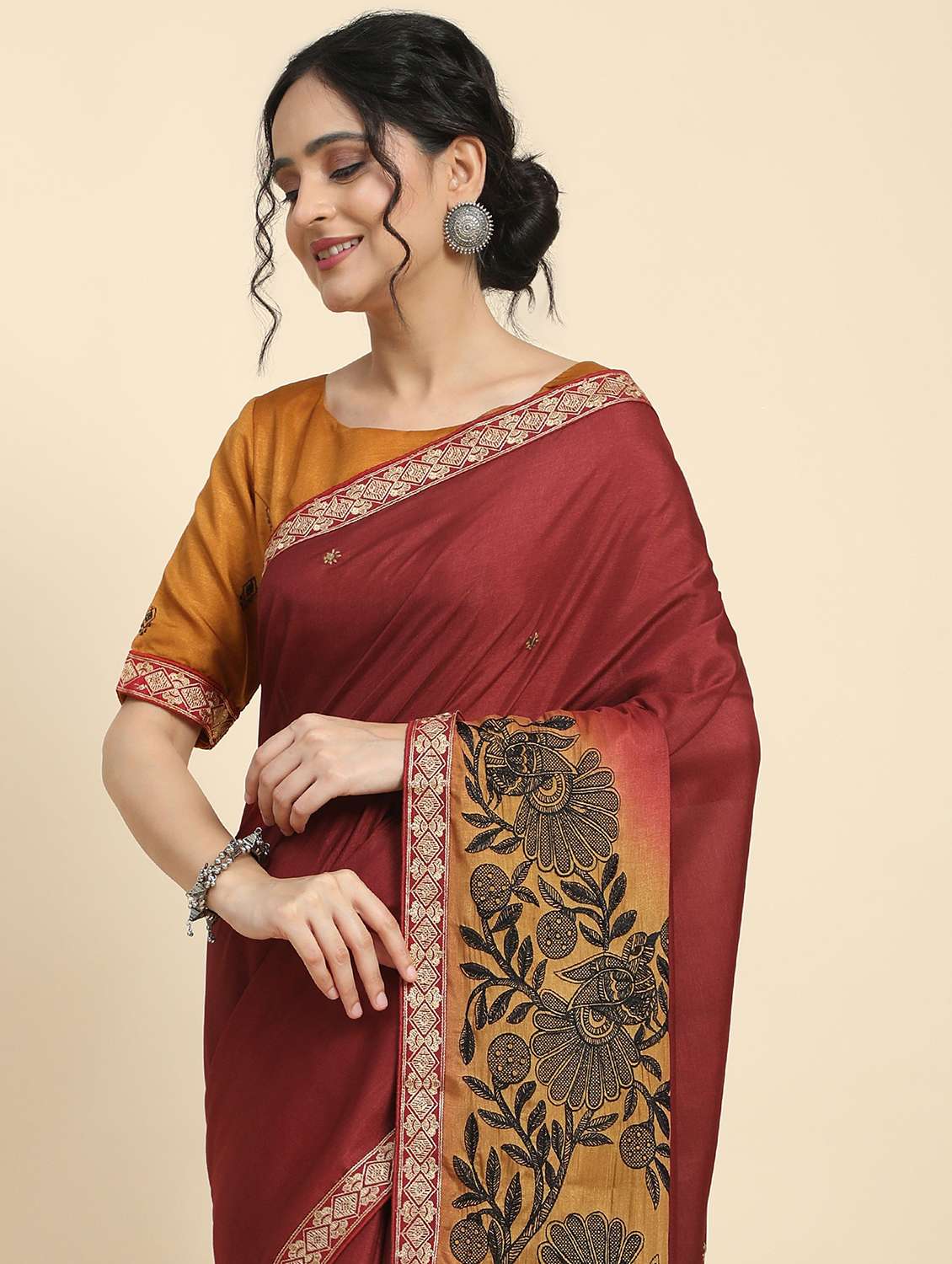 women maroon embroidered saree with blouse - 21912295 -  Standard Image - 5