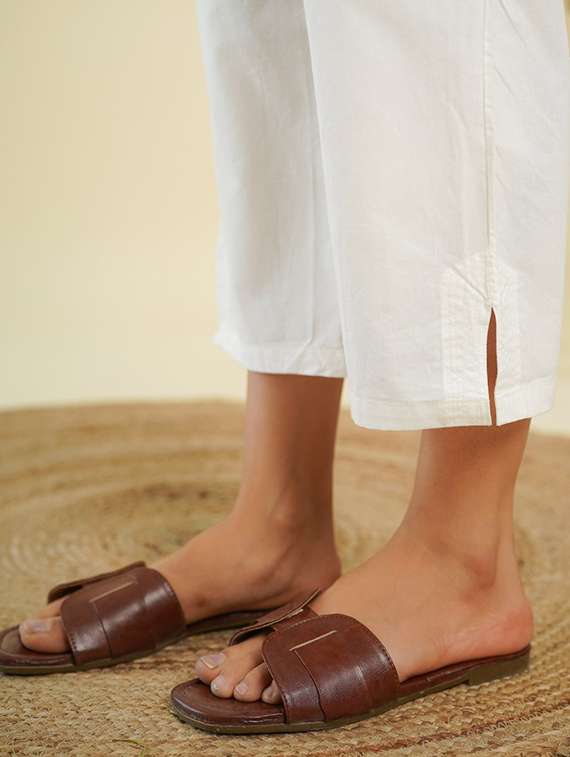 women solid straight tapered pant - 21913058 - Standard Image - 5