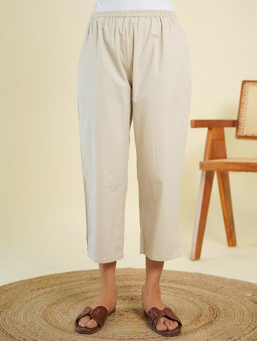 women solid staright tapered pant - 21913060 - Standard Image - 0