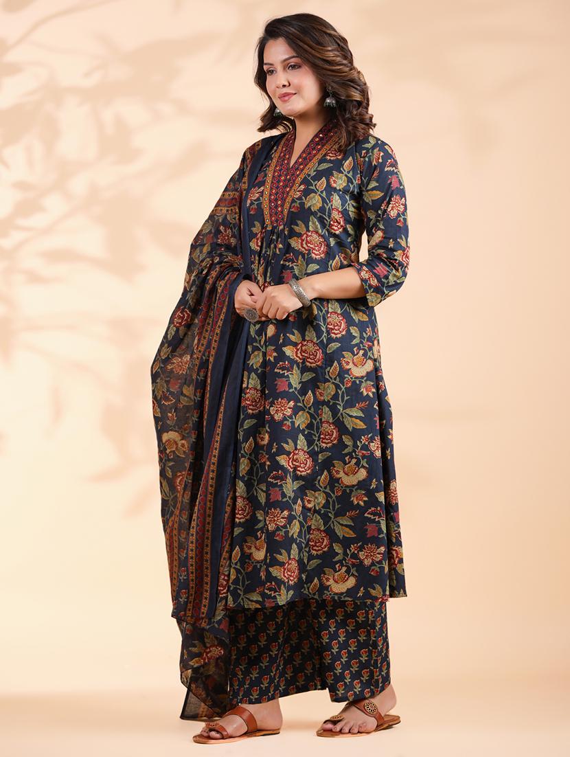 women three quarter sleeve kurta palazzo with dupatta set - 21913223 - Standard Image - 3