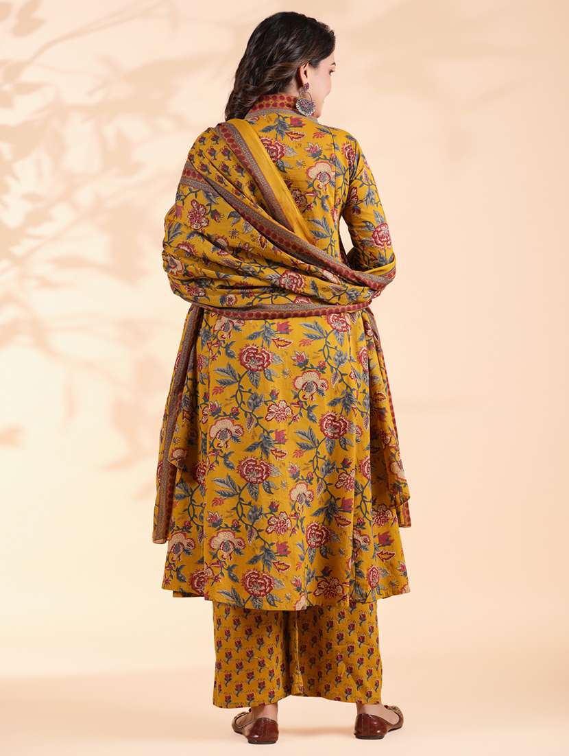 women three quarter sleeve kurta palazzo with dupatta set - 21913224 - Standard Image - 5