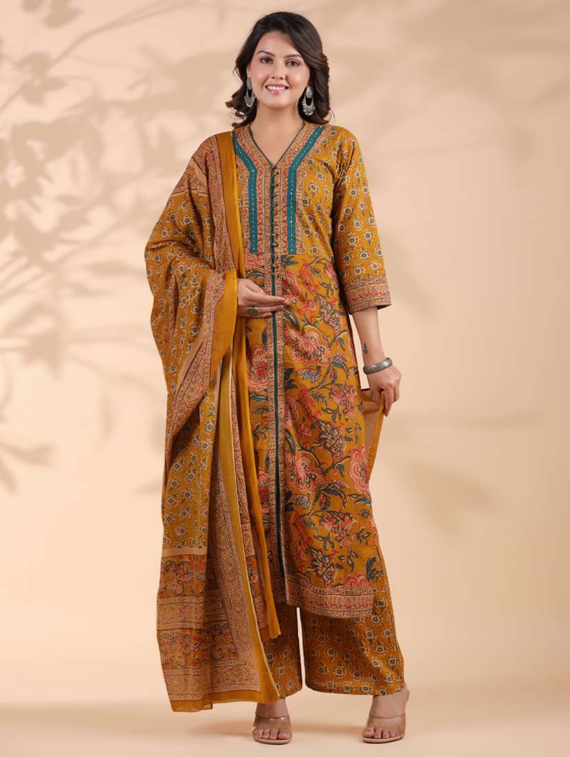women three quarter sleeve kurta palazzo with dupatta set - 21913227 - Zoom Image - 0