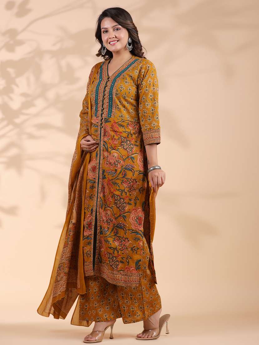 women three quarter sleeve kurta palazzo with dupatta set - 21913227 - Standard Image - 3