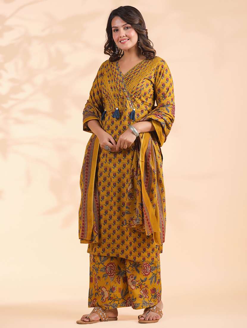 women three quarter sleeve kurta palazzo with dupatta set - 21913230 - Standard Image - 3
