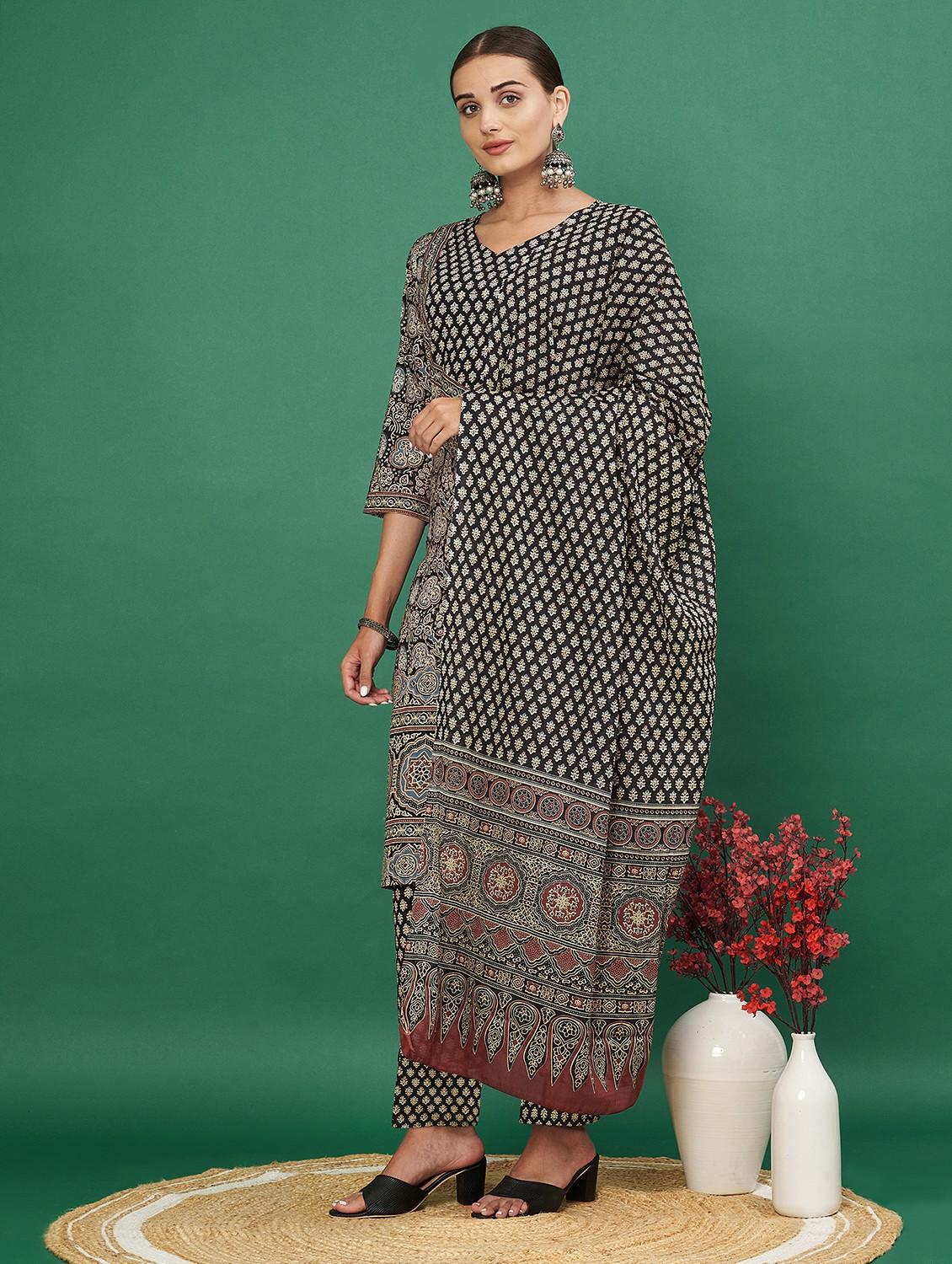 women three quarter sleeve kurta palazzo with dupatta set - 21913232 - Zoom Image - 0