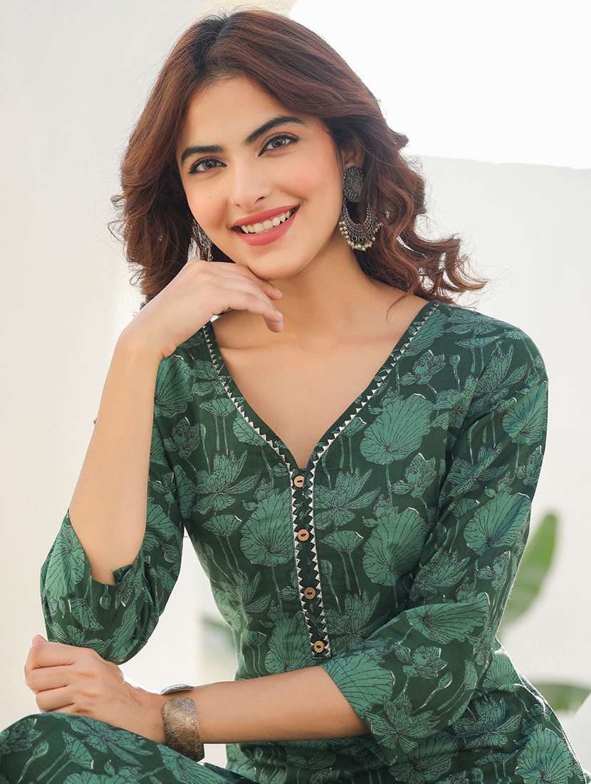 women green three quarter sleeve kurta pant set - 21913584 -  Standard Image - 5