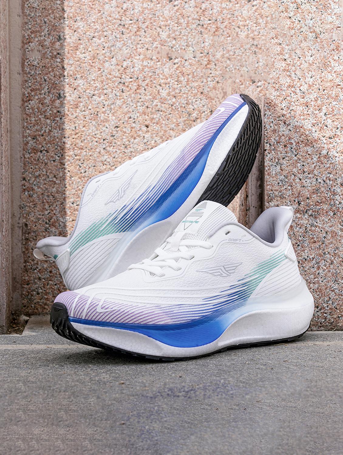 men white lace up sport shoe - 21913765 - Zoom Image - 0