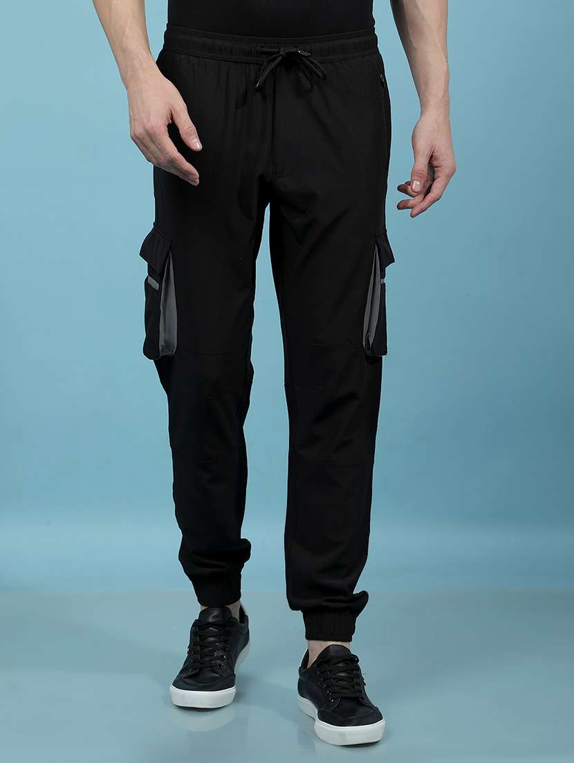 men black solid mid rise joggers cargo