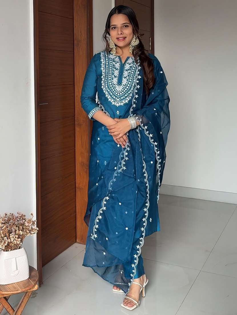 women three quarter sleeve kurta pant with dupatta set - 21914223 - Standard Image - 3