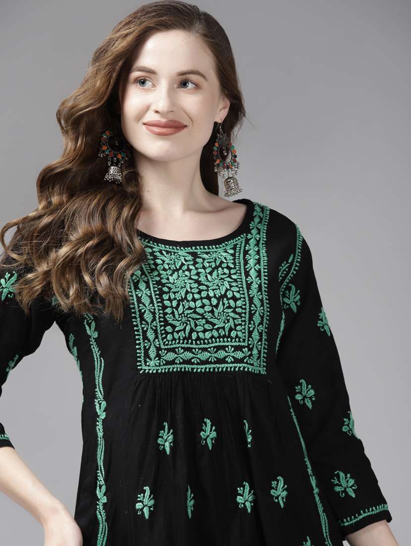 women three quarter sleeve chikankari a-line kurti - 21914482 -  Standard Image - 3