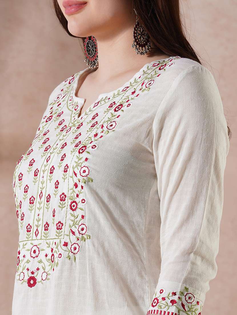 women three quarter sleeve kurta pant set - 21915403 -  Standard Image - 3