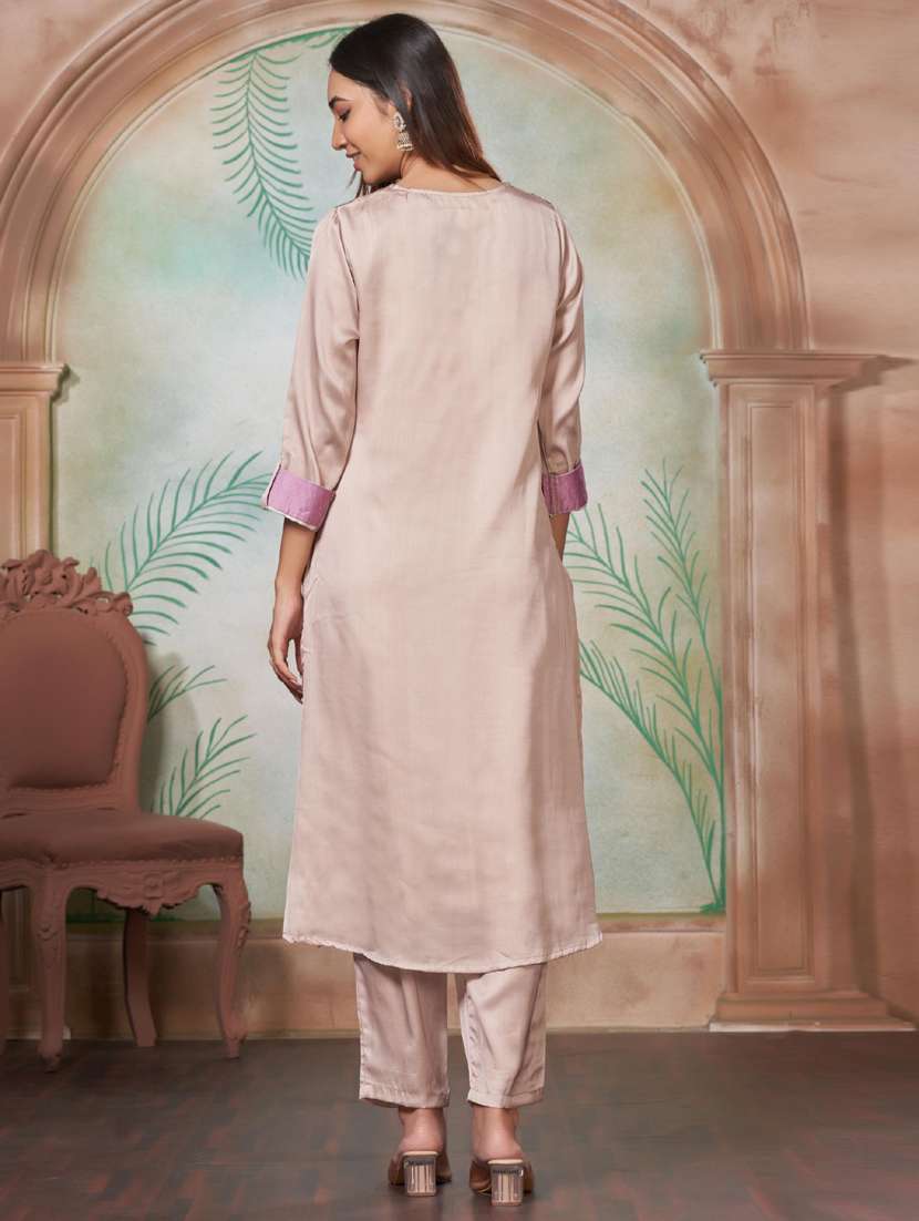 women three quarter sleeve kurta pant set - 21916159 -  Standard Image - 3