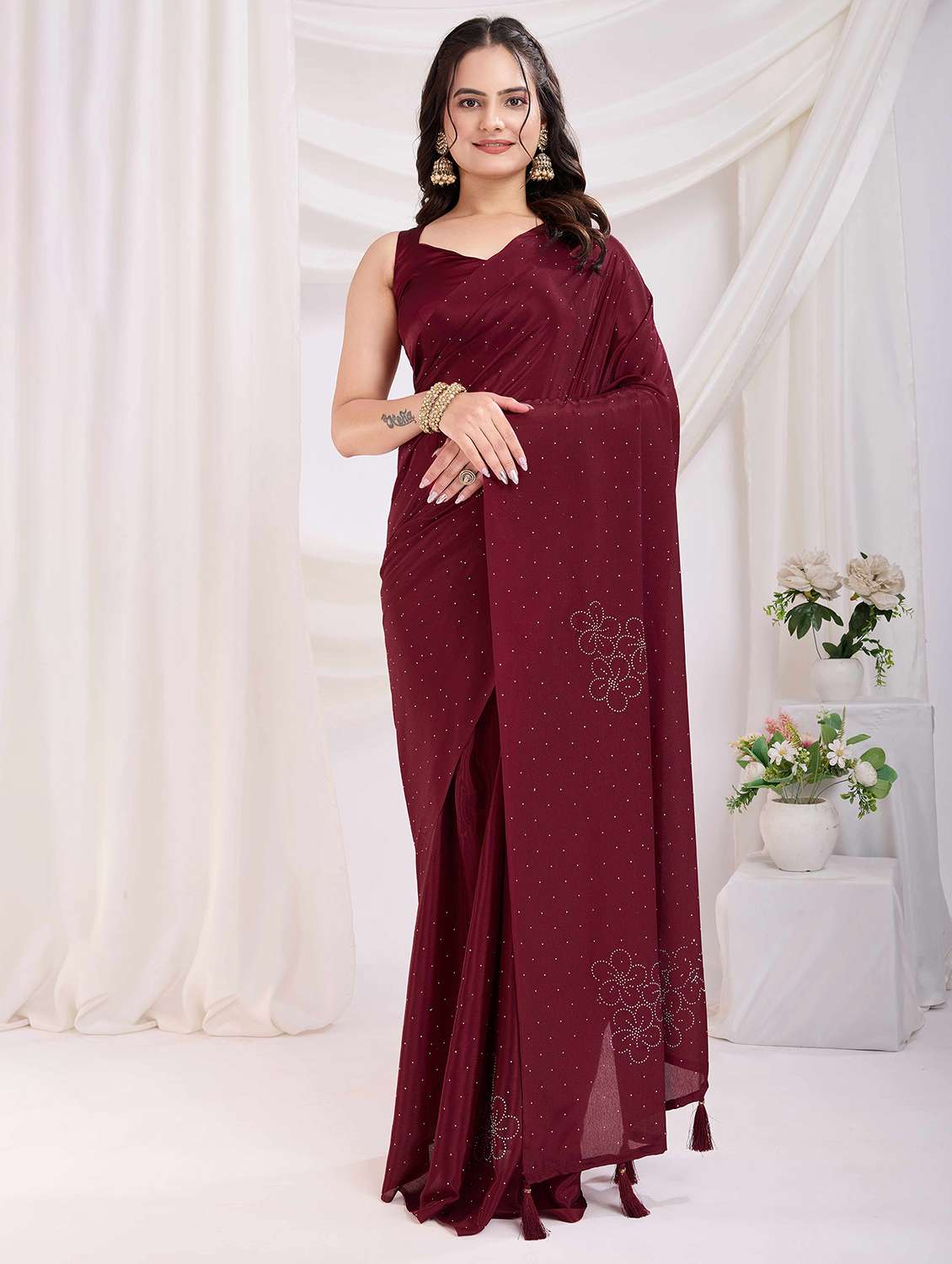 women solid with work embellished saree with blouse - 21916239 - Zoom Image - 0