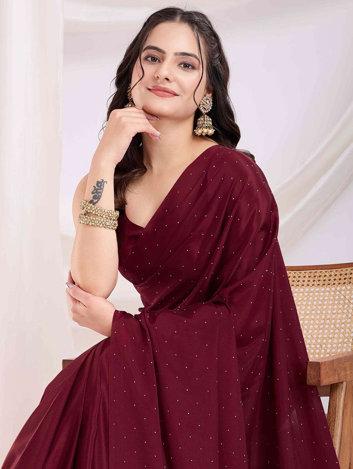 women solid with work embellished saree with blouse - 21916239 - Standard Image - 3