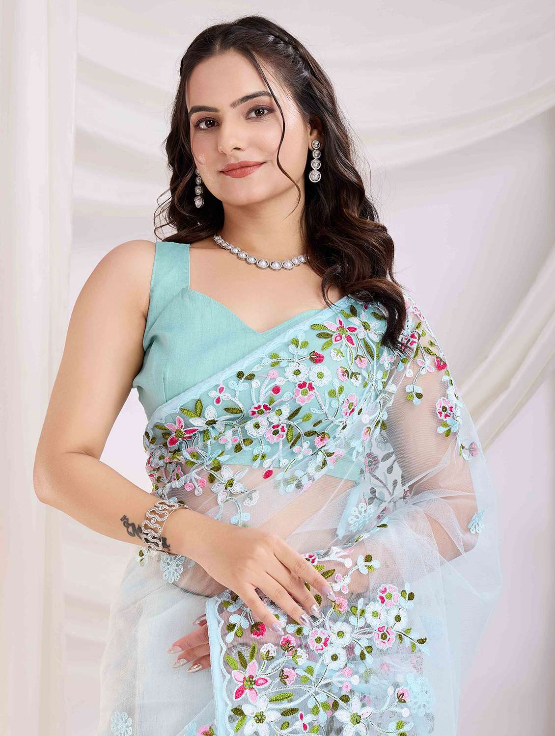 women floral embroidered saree with blouse - 21916260 -  Standard Image - 3