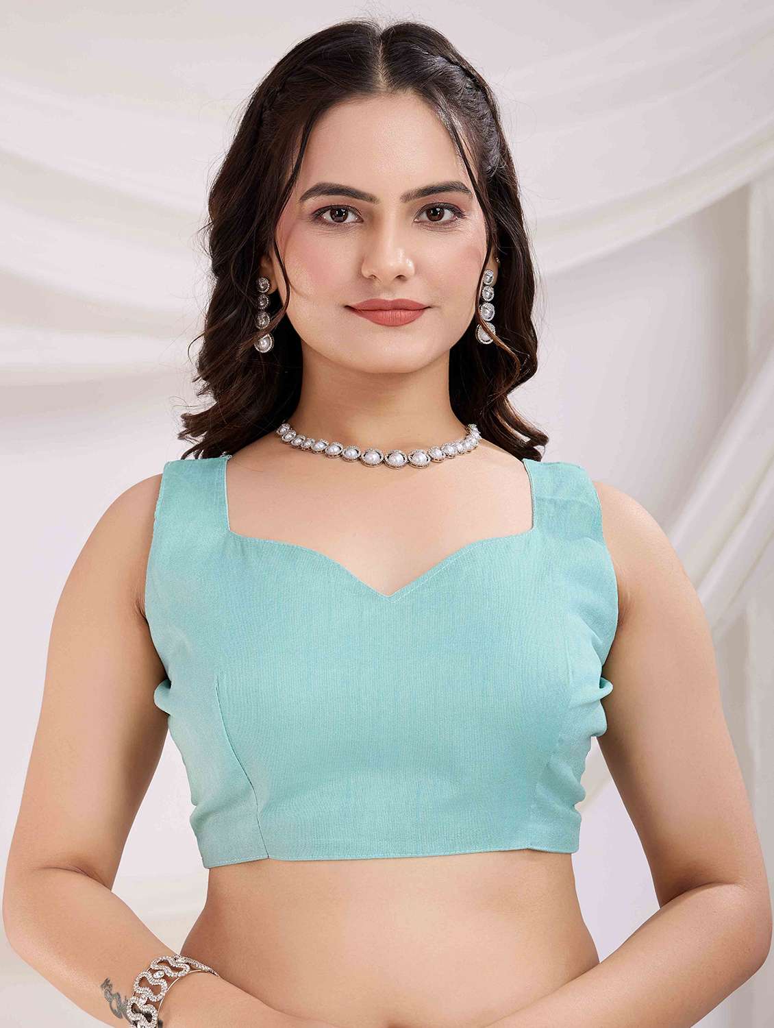 women floral embroidered saree with blouse - 21916260 -  Standard Image - 5