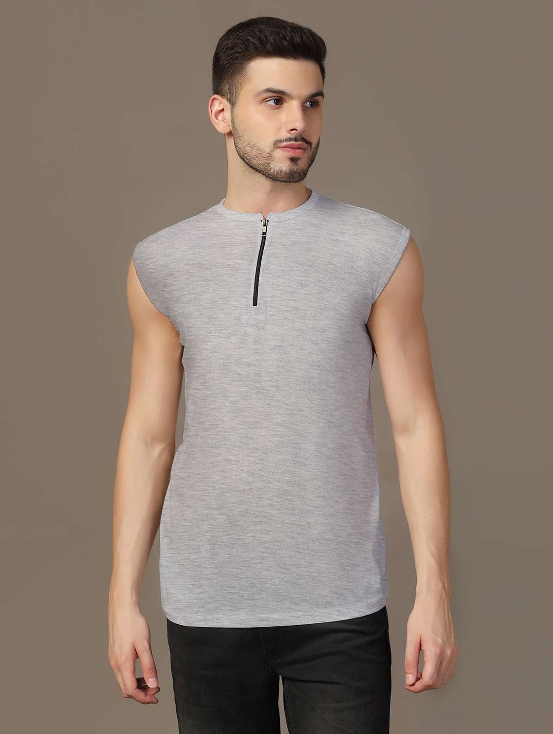 men solid round neck sleeveless t-shirt - 21916317 -  Zoom Image - 0