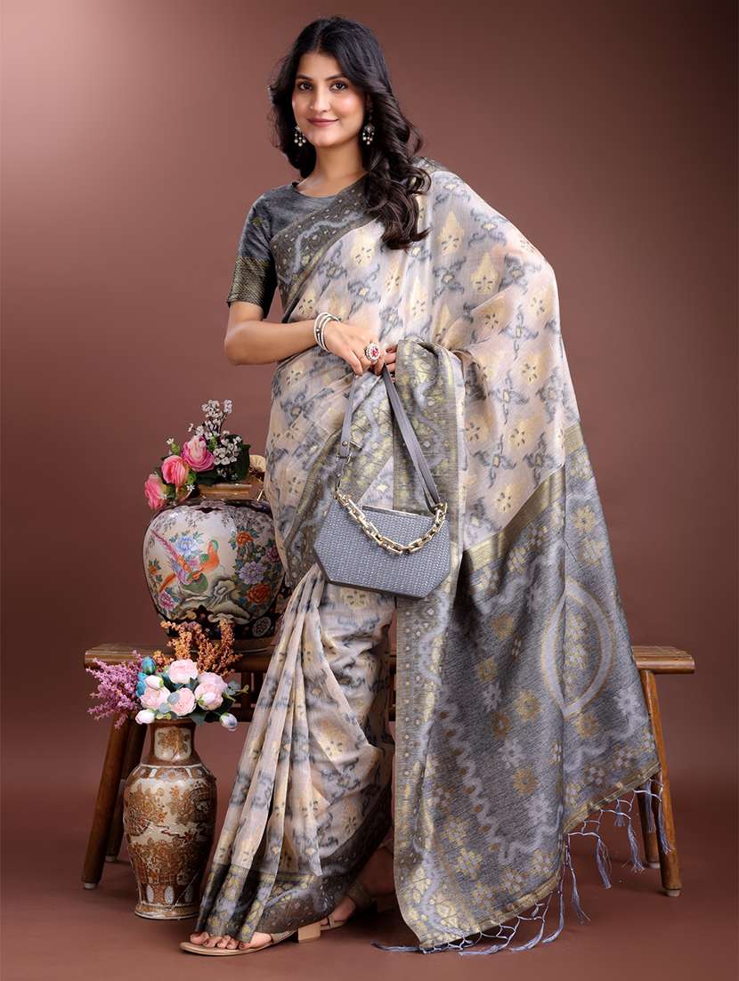 women self design bordered saree with blouse - 21916550 -  Standard Image - 3