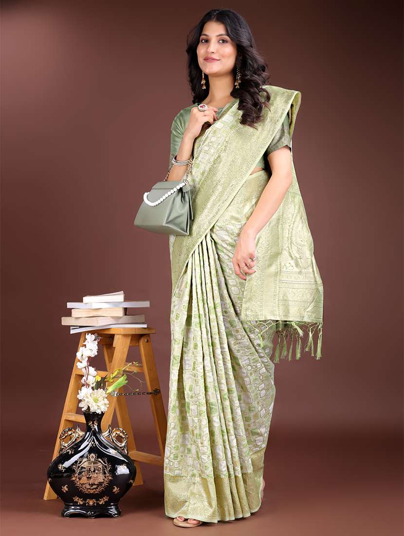 women self design bordered saree with blouse - 21916551 -  Standard Image - 3