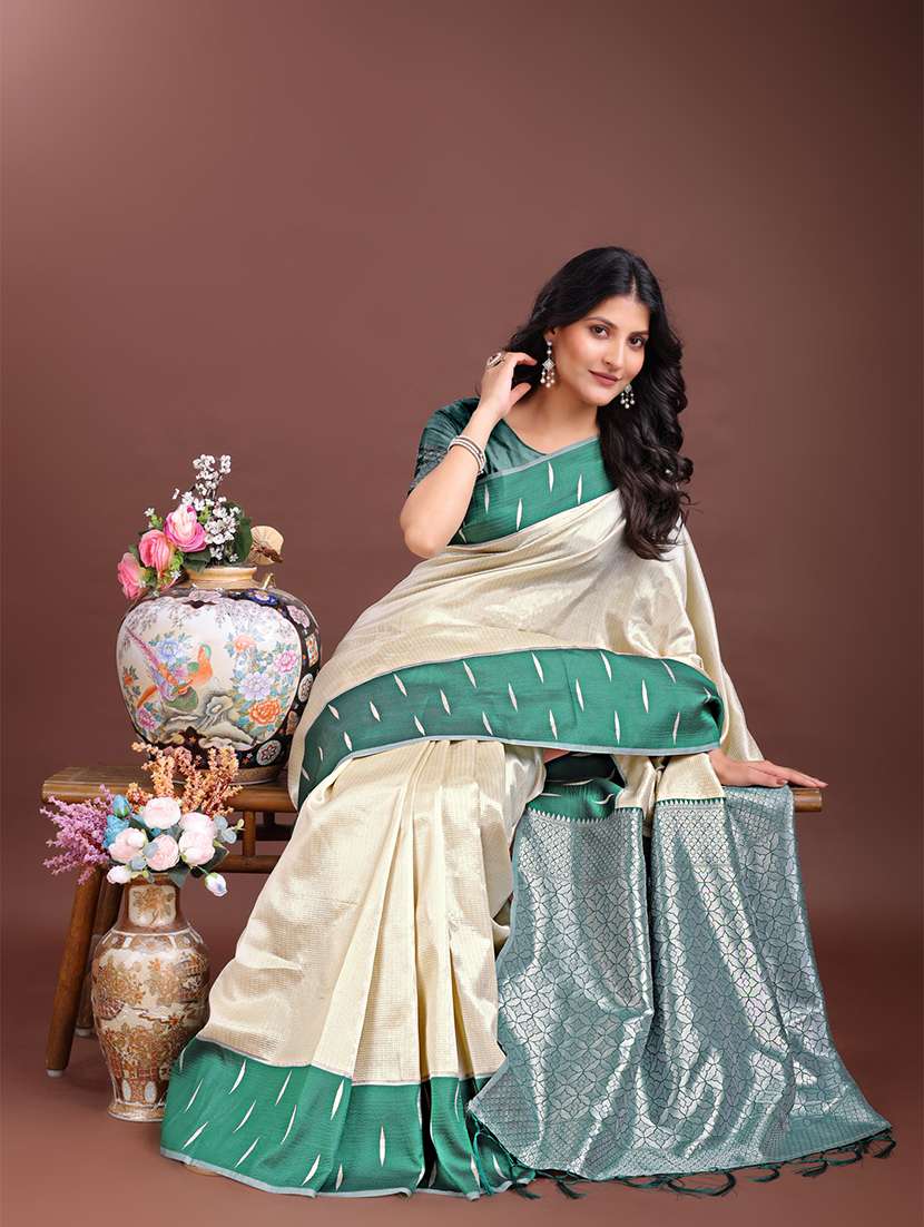 women self design bordered saree with blouse - 21916569 -  Standard Image - 3