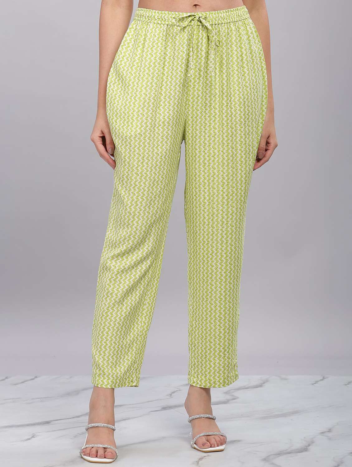 women three quarter sleeve kurta pant with dupatta set - 21916648 - Standard Image - 3