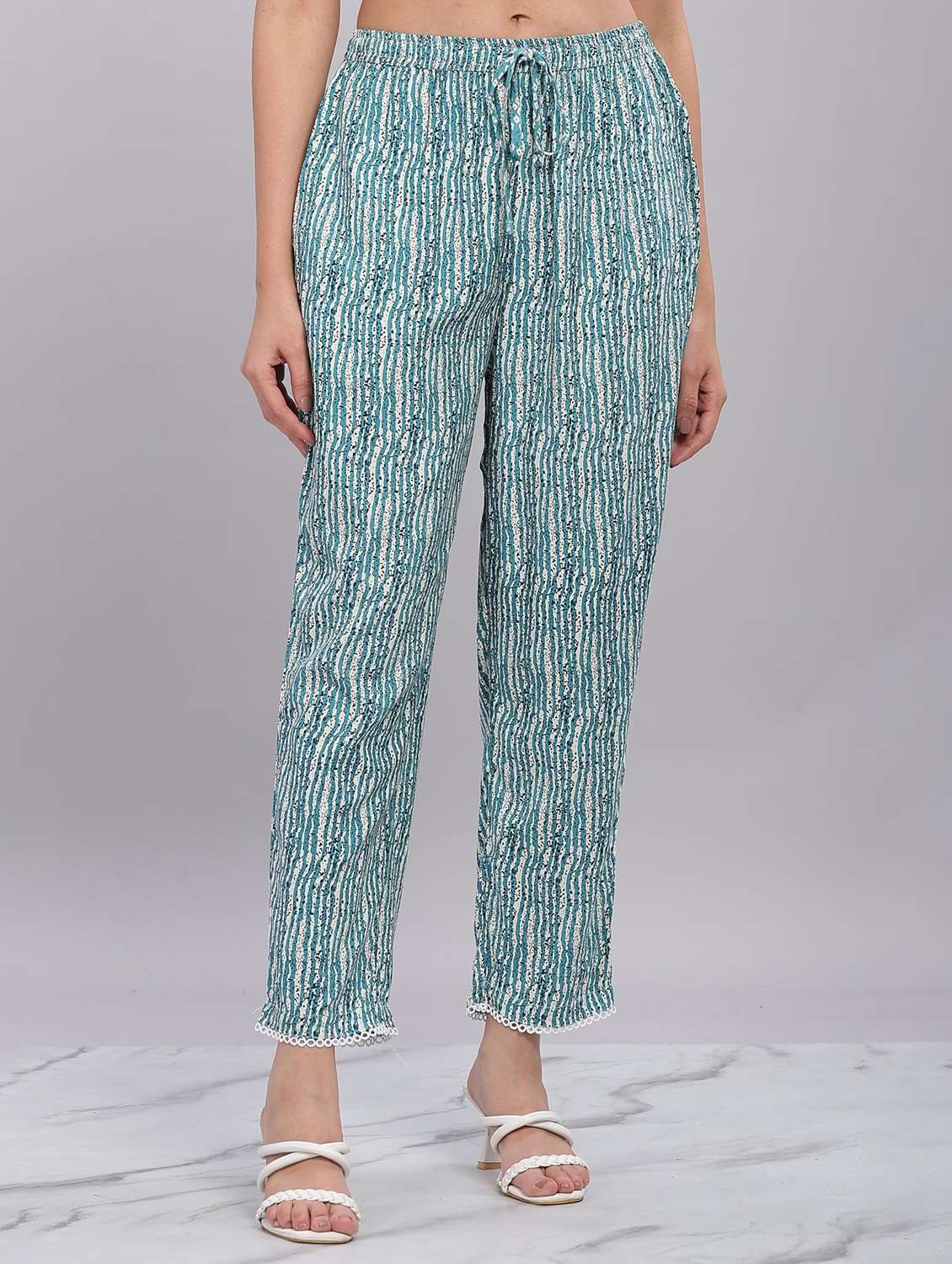 women three quarter sleeve kurta pant with dupatta set - 21916650 - Standard Image - 3