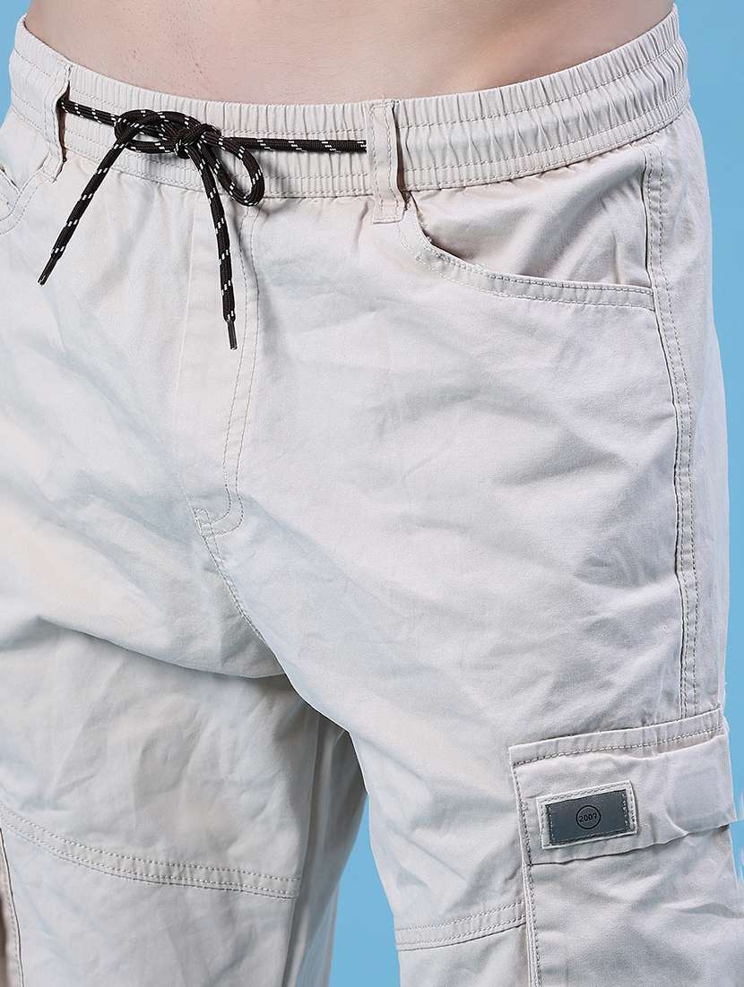 men solid mid rise regular fit cargo - 21916799 -  Standard Image - 5