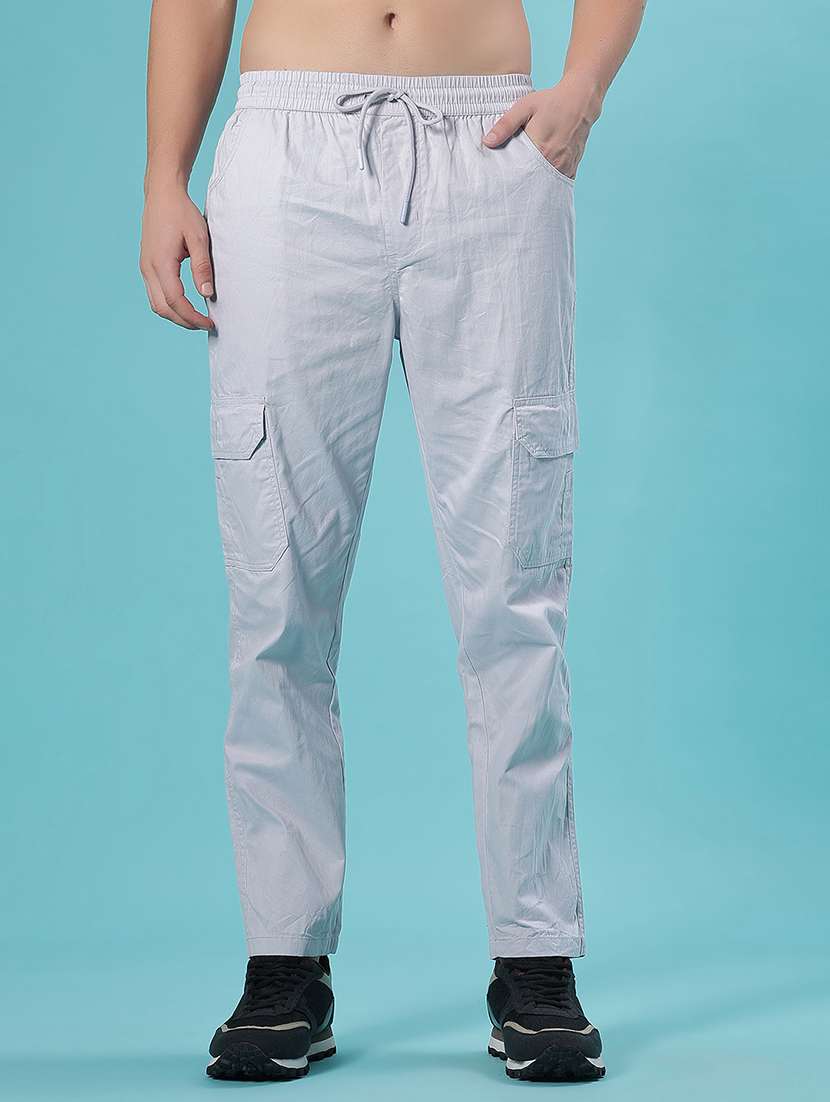 men solid mid rise regular fit cargo