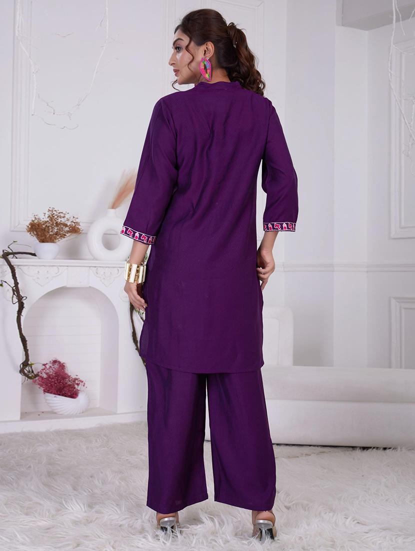 women embroidered three quarter sleeve ethnic co-ord set - 21918351 - Standard Image - 3