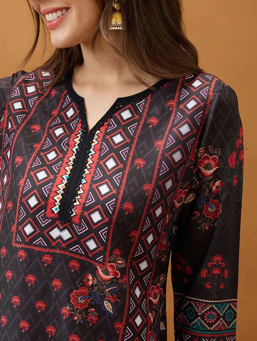 women black floral print lace insert scalloped hem straight kurta with elasticated pant set - 21918774 -  Standard Image - 3