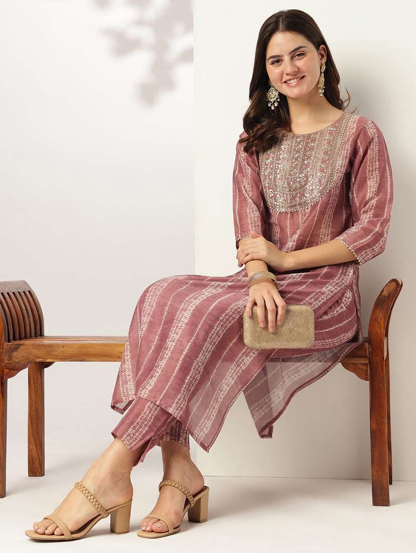 women three quarter sleeve kurta pant set - 21918798 -  Standard Image - 3
