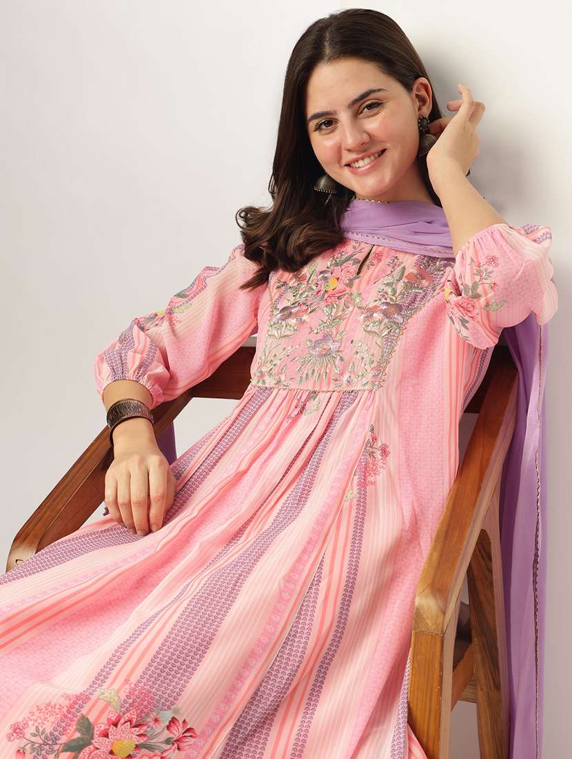 women three quarter sleeve kurta pant with dupatta set - 21918805 -  Standard Image - 5