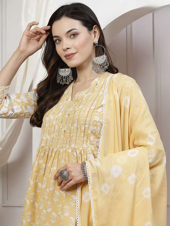 women three quarter sleeve kurta pant with dupatta set - 21918861 -  Standard Image - 5