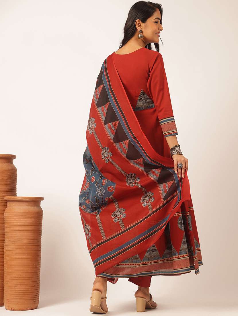 women three quarter sleeve kurta pant with dupatta set - 21918863 -  Standard Image - 3